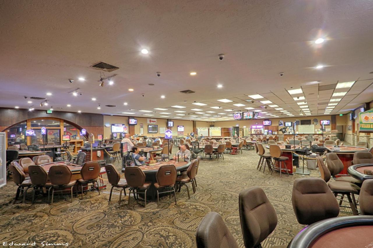 Econo Lodge Lake Elsinore Casino Екстериор снимка