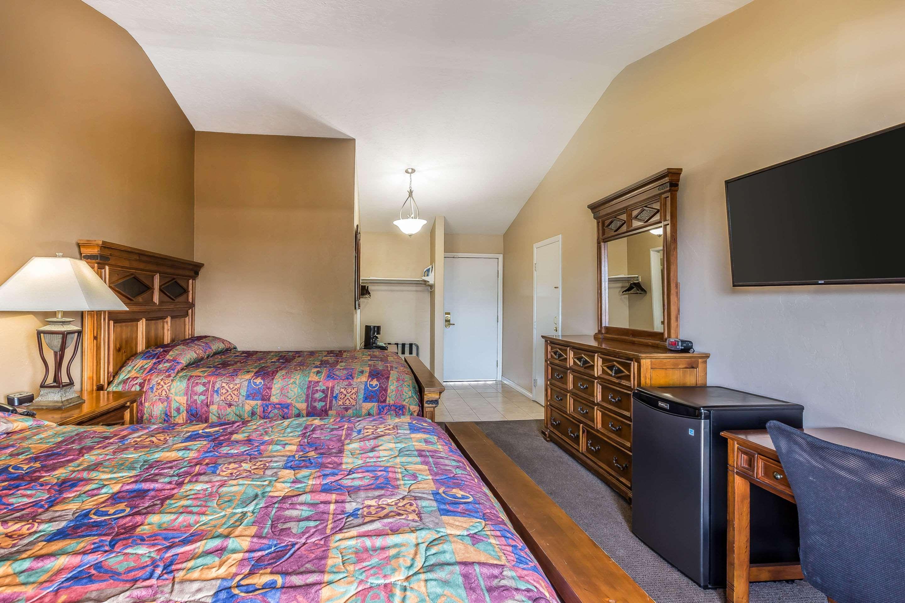 Econo Lodge Lake Elsinore Casino Екстериор снимка