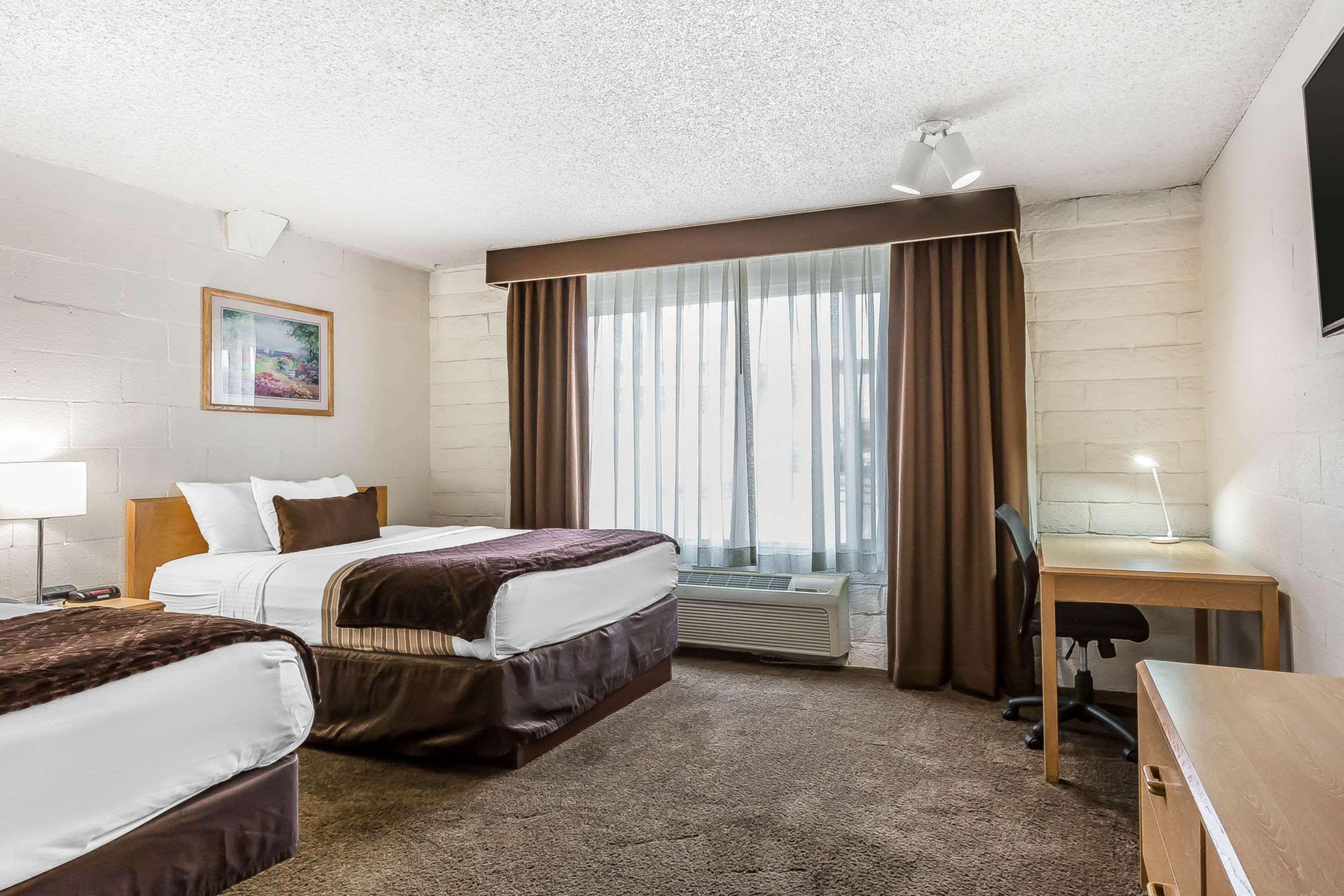 Econo Lodge Lake Elsinore Casino Екстериор снимка
