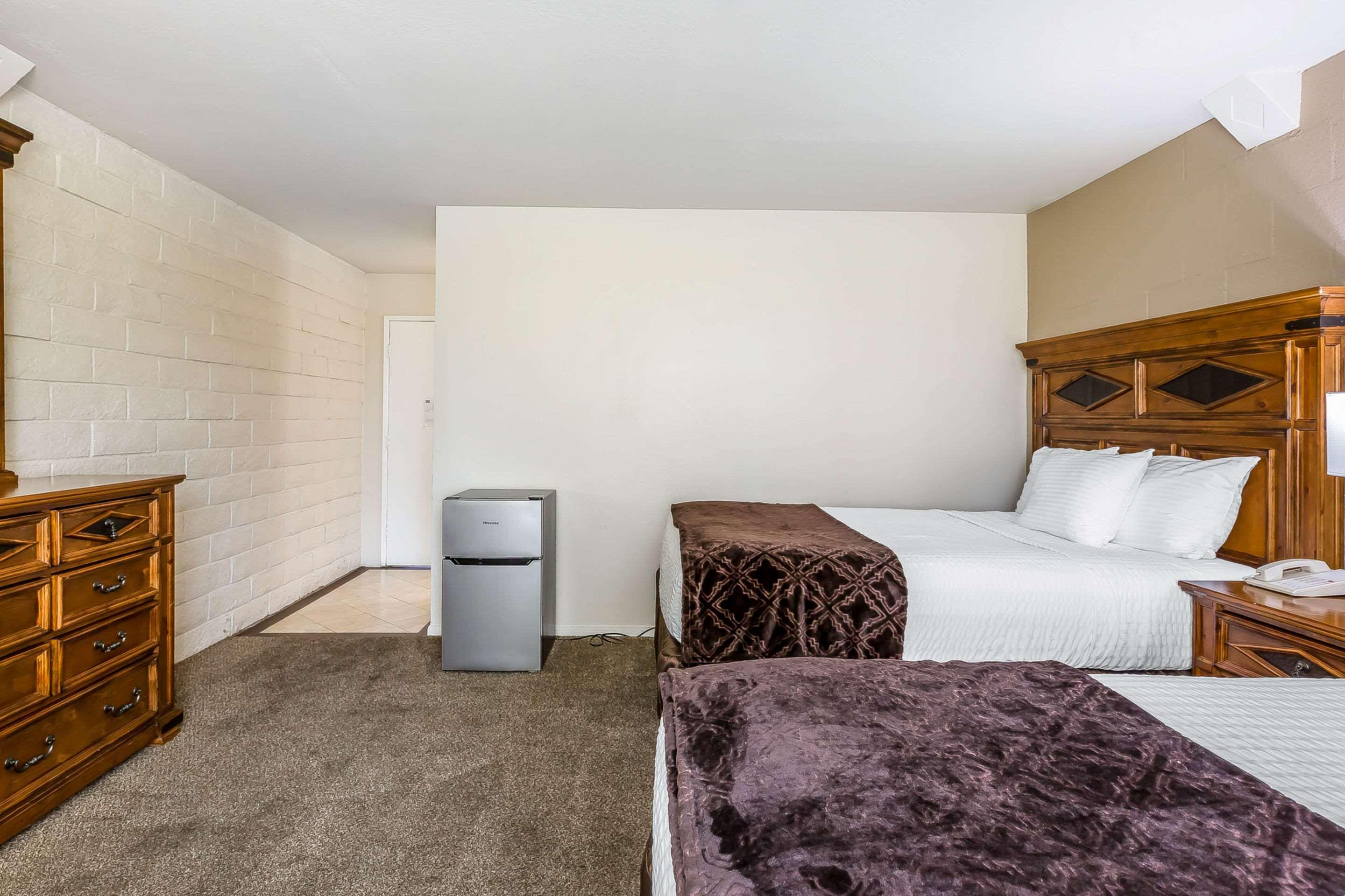 Econo Lodge Lake Elsinore Casino Екстериор снимка