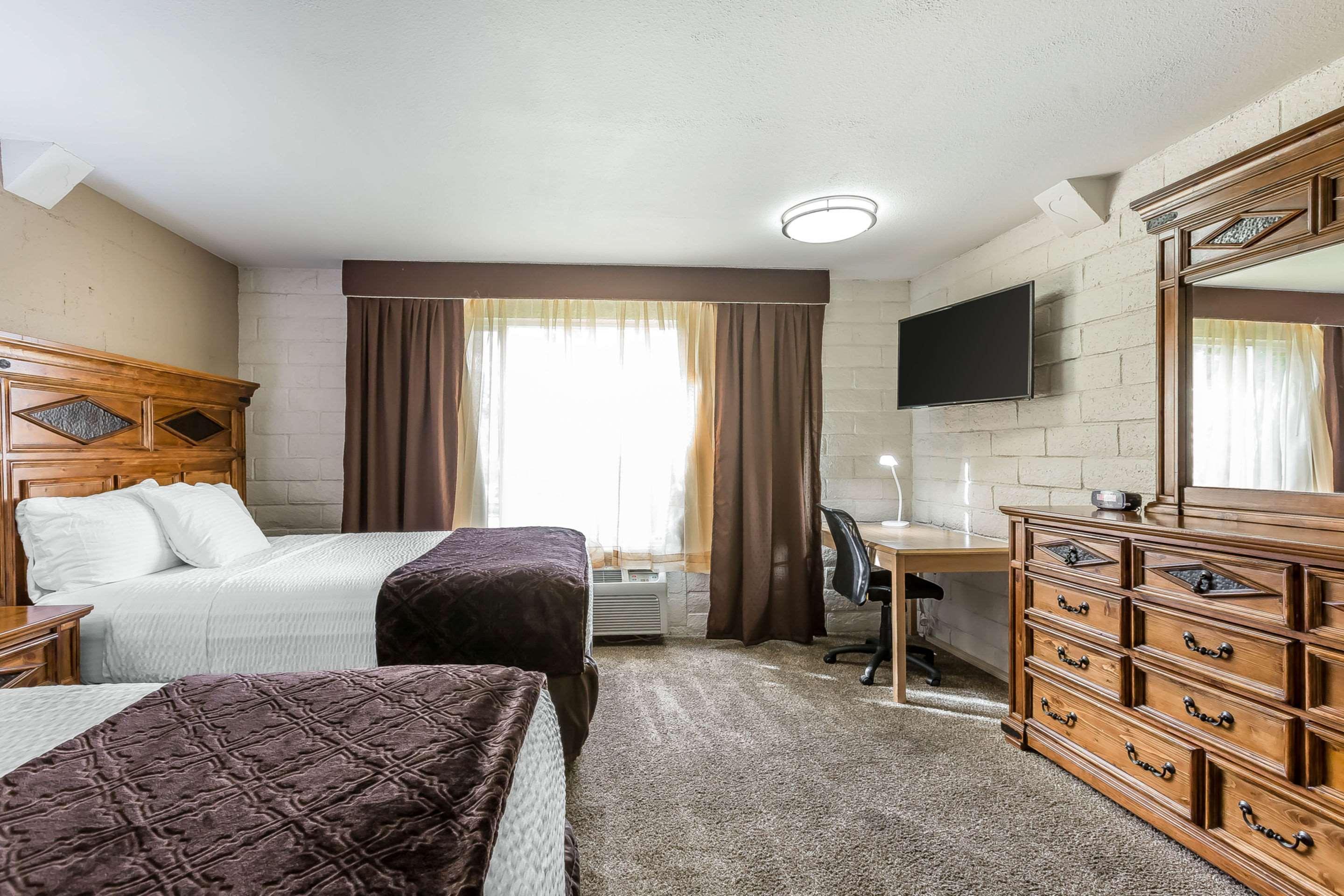 Econo Lodge Lake Elsinore Casino Екстериор снимка