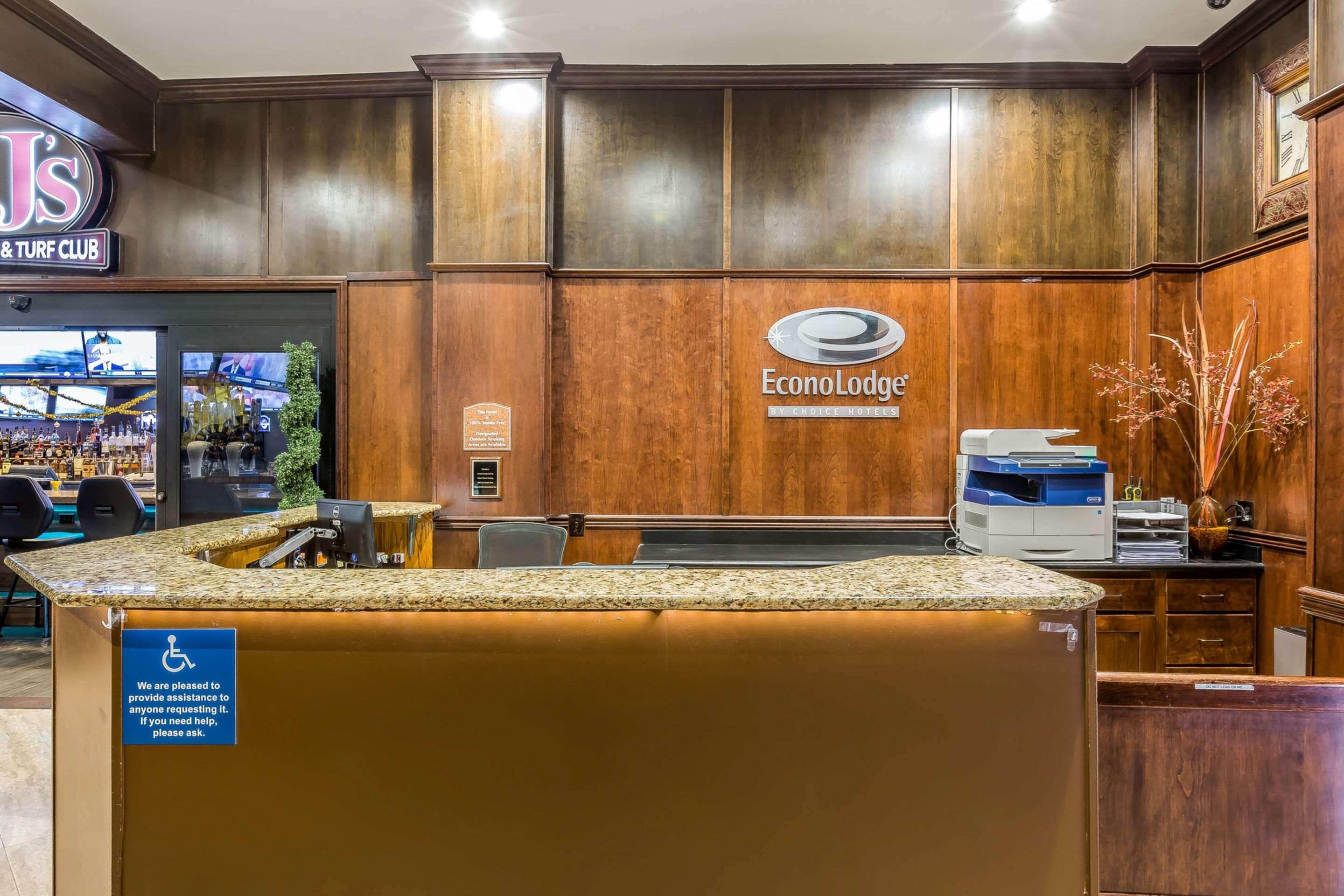 Econo Lodge Lake Elsinore Casino Екстериор снимка
