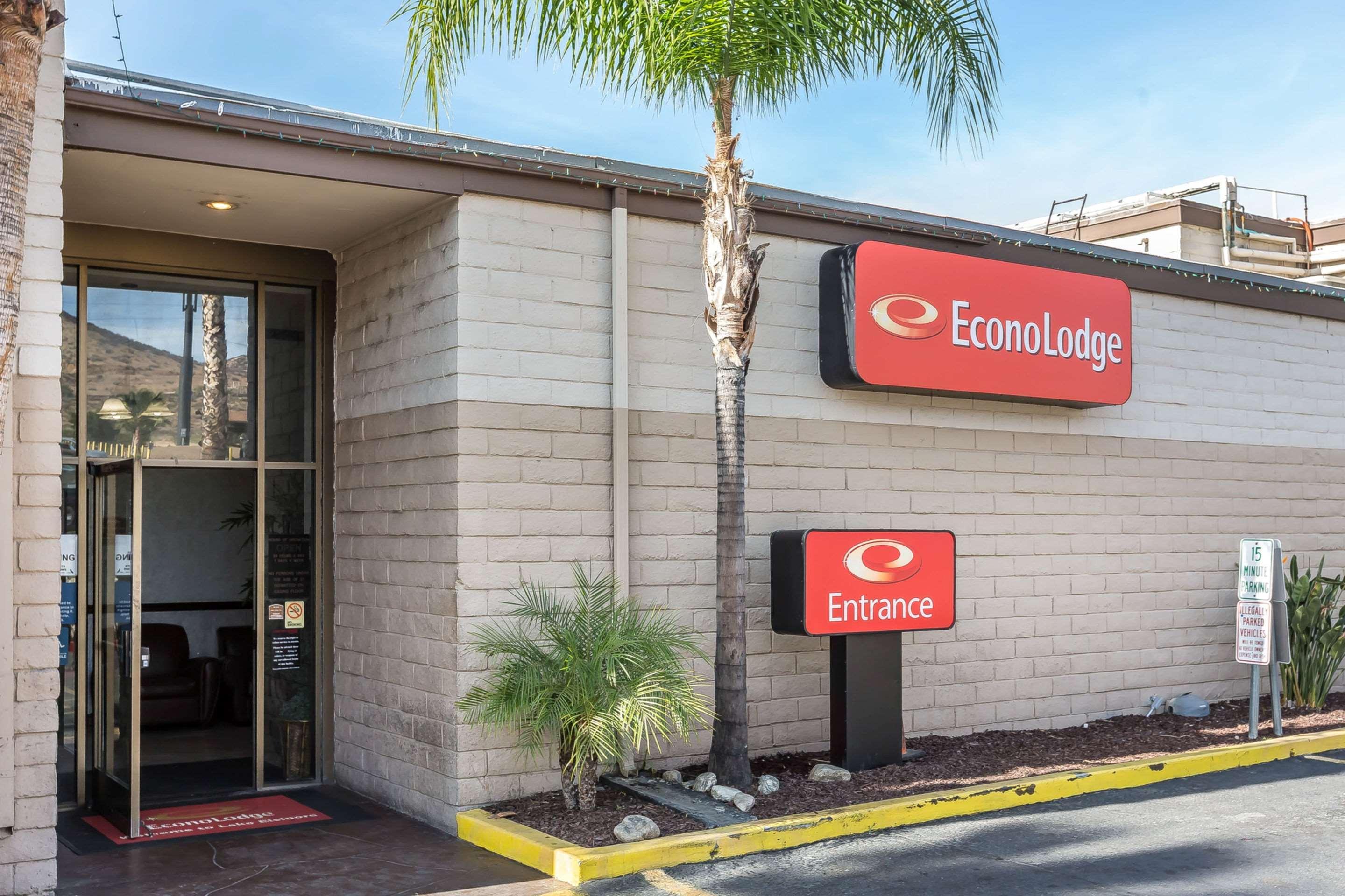 Econo Lodge Lake Elsinore Casino Екстериор снимка
