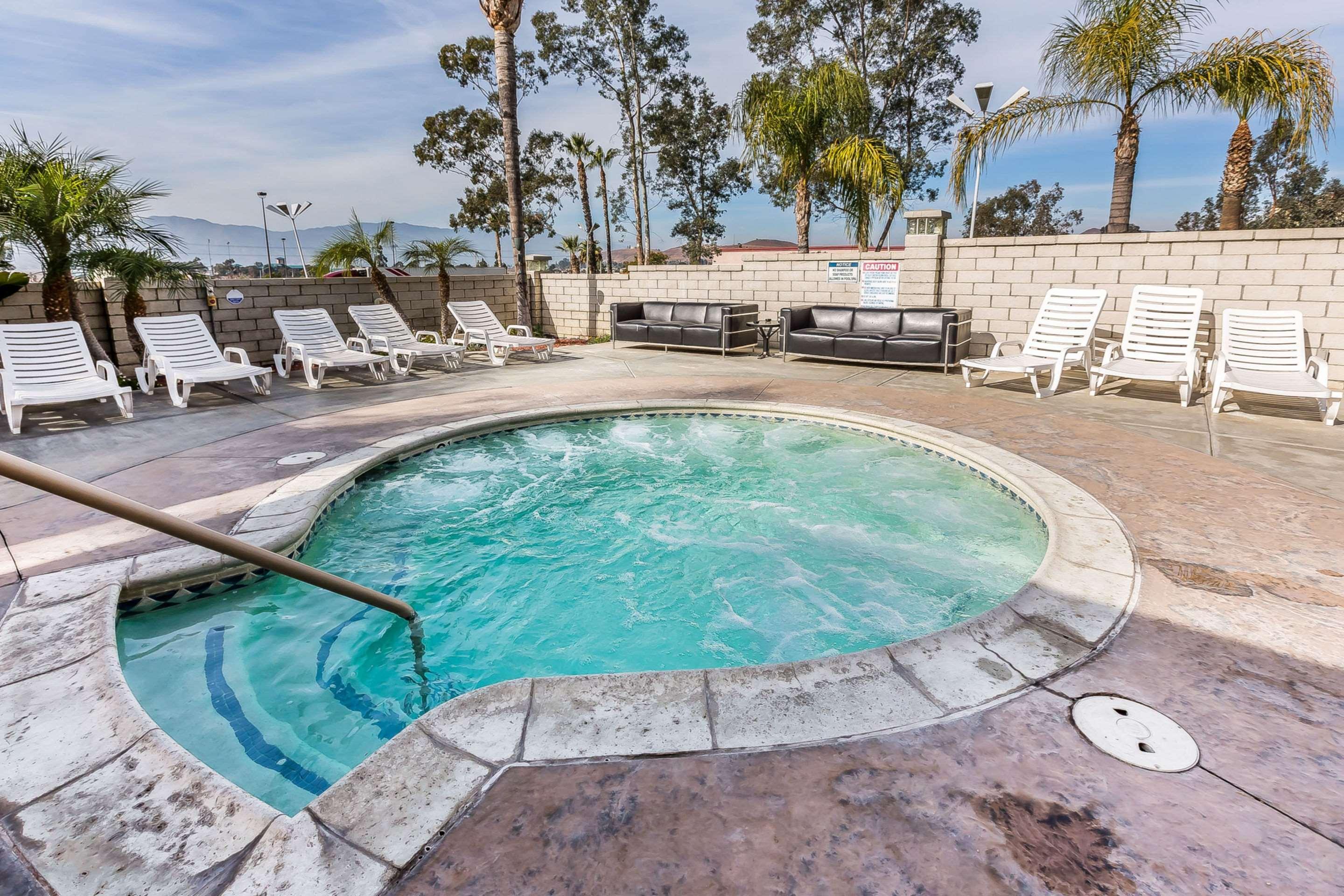 Econo Lodge Lake Elsinore Casino Екстериор снимка