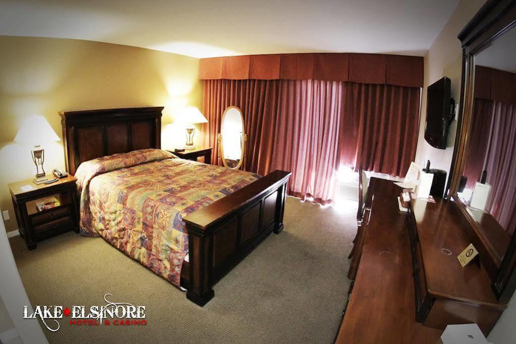 Econo Lodge Lake Elsinore Casino Екстериор снимка